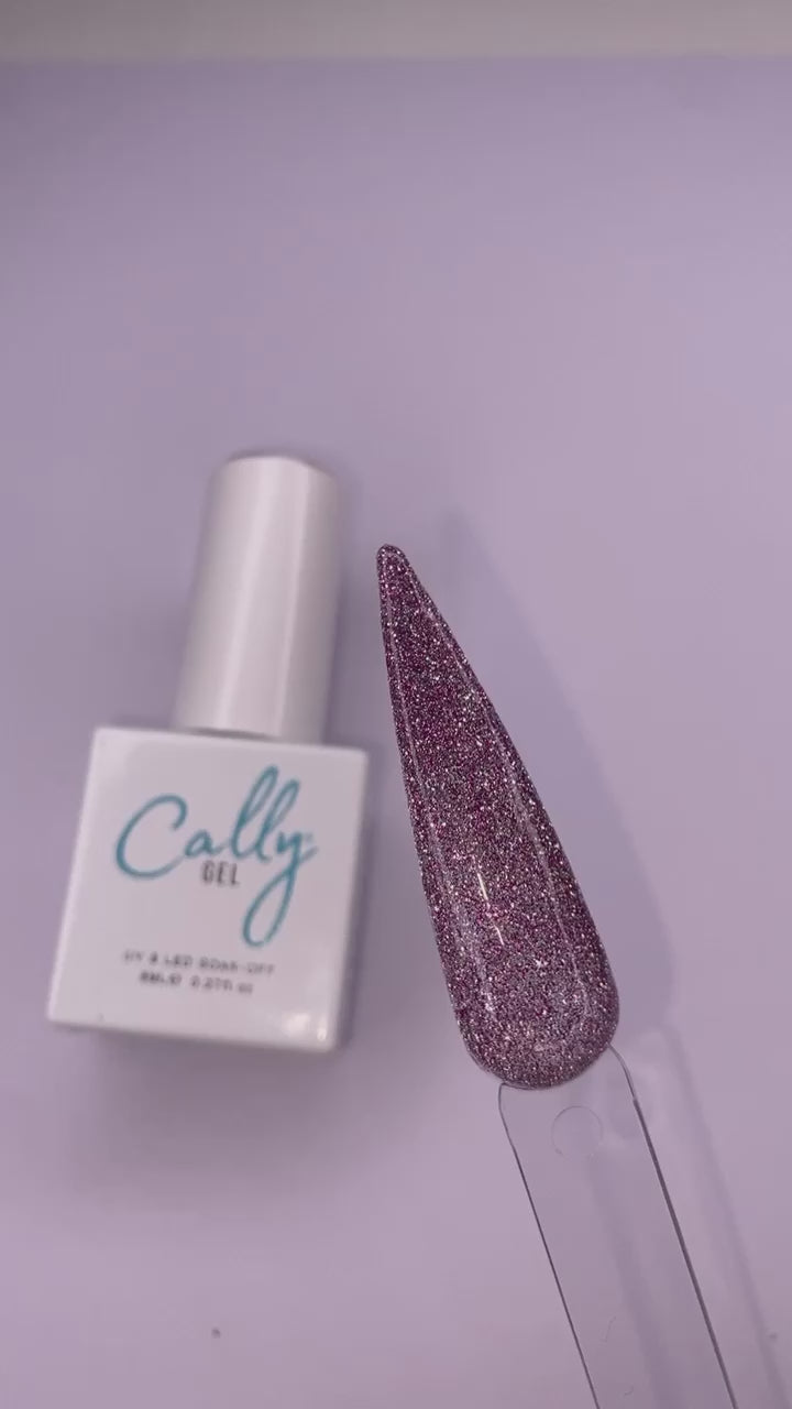 showing cally flash gel nail polish 8ml bottle and colour sample in video